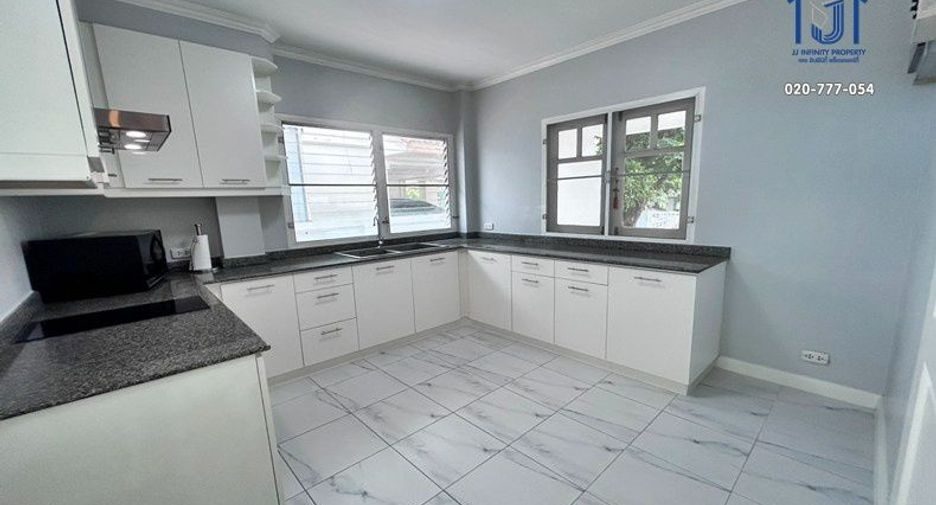 For sale 4 bedrooms house in Bang Phli, Samut Prakan