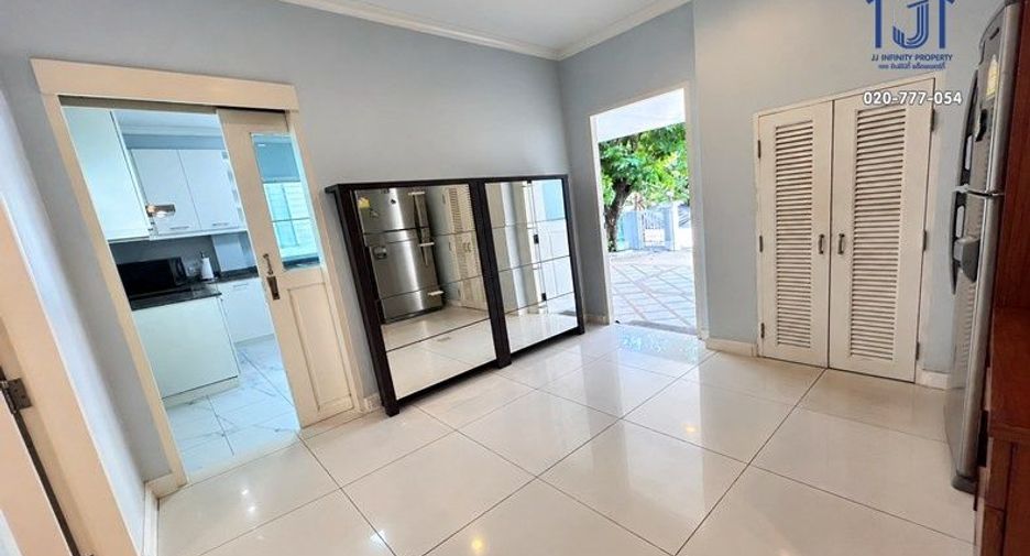 For sale 4 bedrooms house in Bang Phli, Samut Prakan