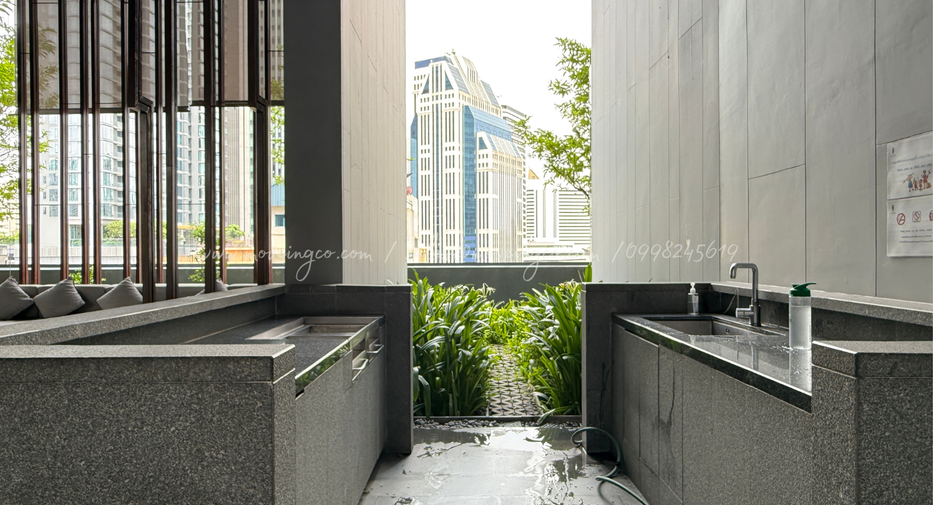 出售 2 卧室 公寓 在 Khlong Toei, 曼谷