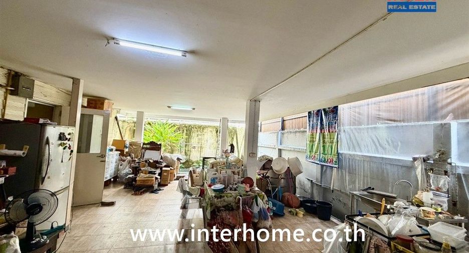 For sale 3 bedrooms house in Phaya Thai, Bangkok