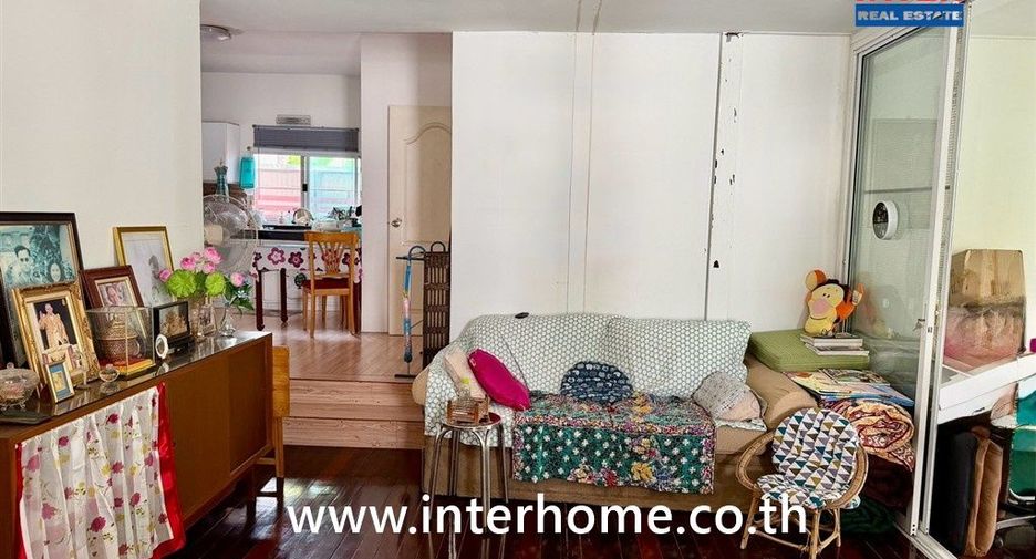 For sale 3 bedrooms house in Phaya Thai, Bangkok