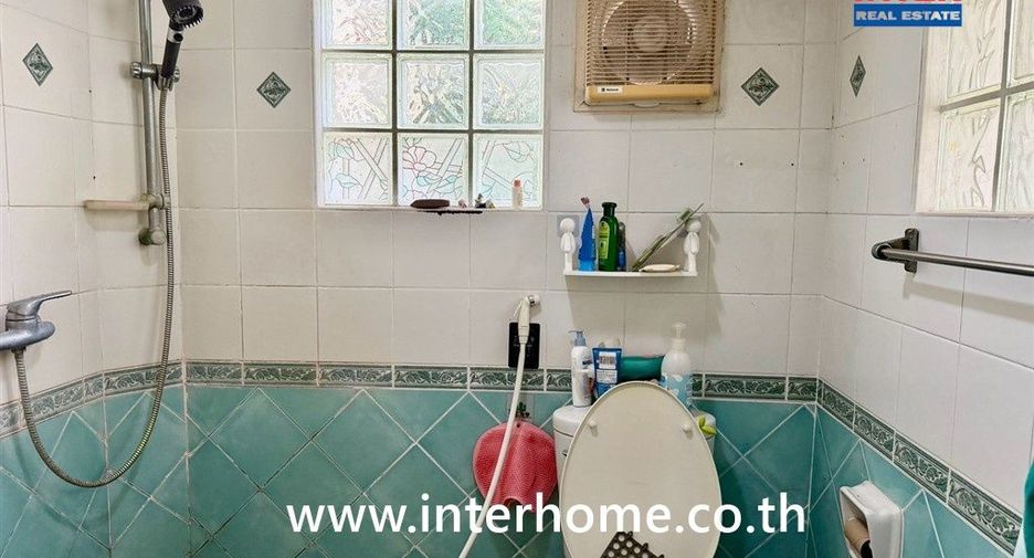 For sale 3 bedrooms house in Phaya Thai, Bangkok