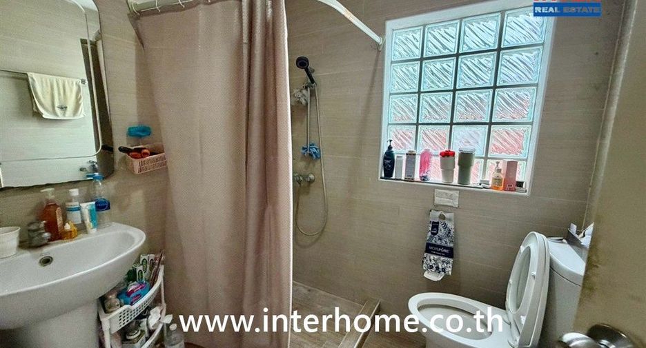 For sale 3 bedrooms house in Phaya Thai, Bangkok