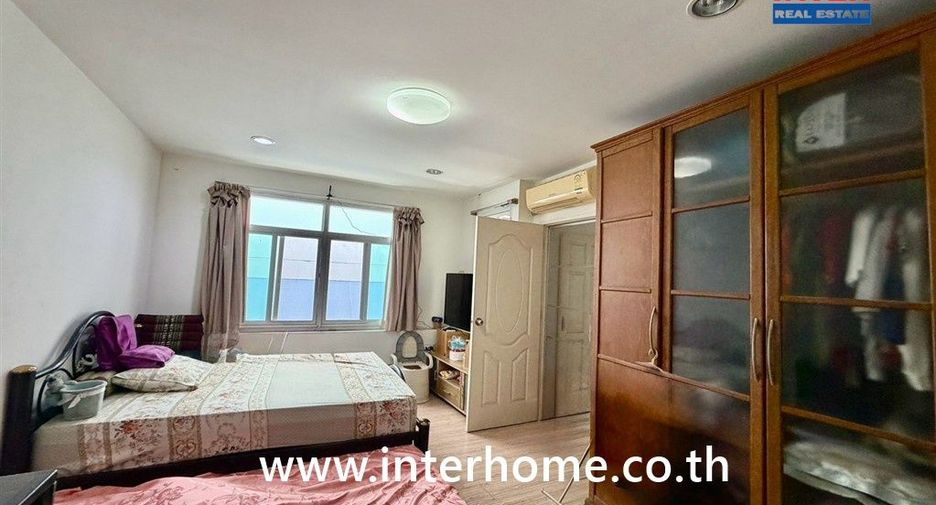 For sale 3 bedrooms house in Phaya Thai, Bangkok