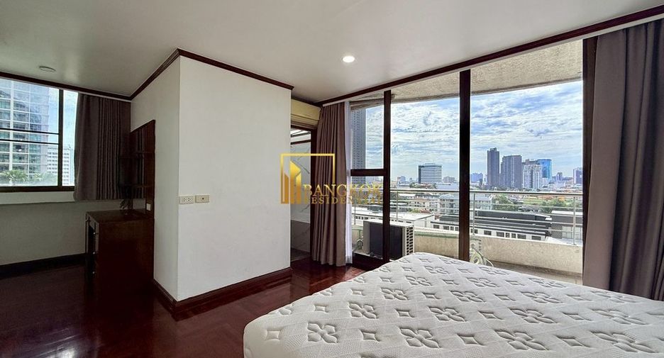 À louer 2 chambres condo à Watthana, Bangkok