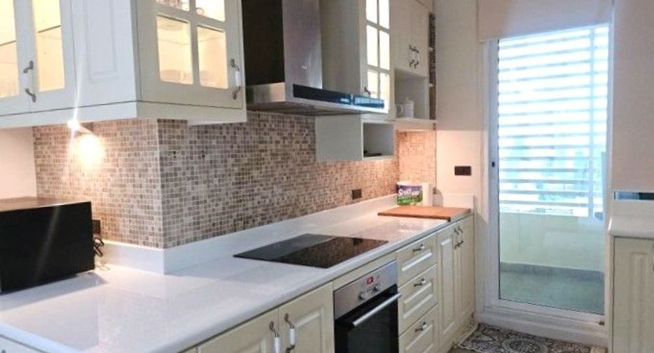 For sale 4 bedrooms condo in Khlong Toei, Bangkok