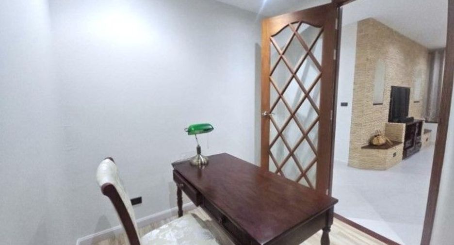 For sale 4 bedrooms condo in Khlong Toei, Bangkok