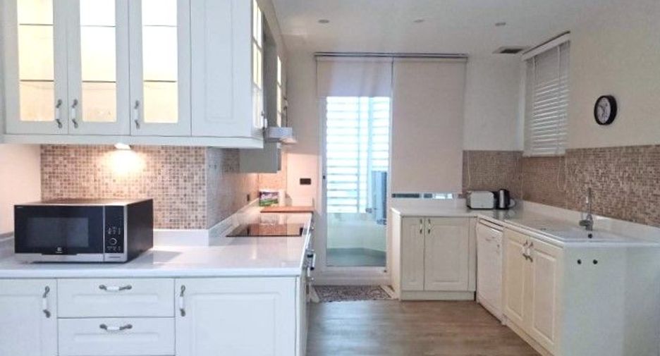 For sale 4 bedrooms condo in Khlong Toei, Bangkok