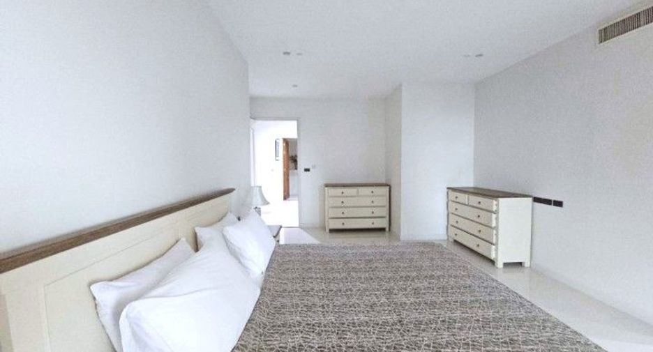 For sale 4 bedrooms condo in Khlong Toei, Bangkok