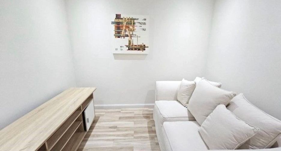 For sale 4 bedrooms condo in Khlong Toei, Bangkok