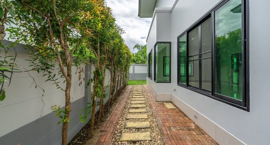 For sale 4 bedrooms house in Hang Dong, Chiang Mai