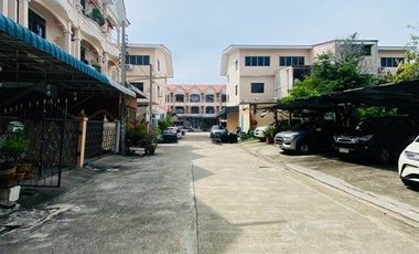 À vendre 3 chambres maison de ville à Phra Samut Chedi, Samut Prakan