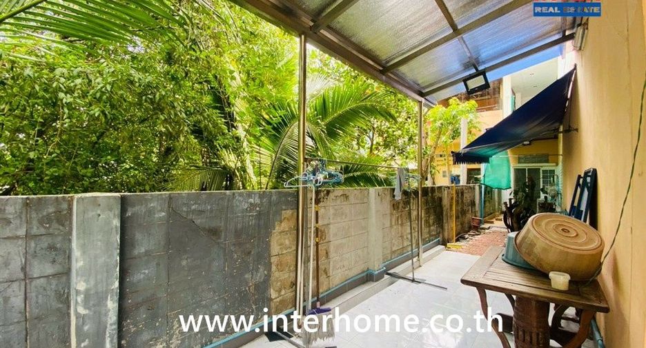 À vendre 3 chambres maison de ville à Phra Samut Chedi, Samut Prakan