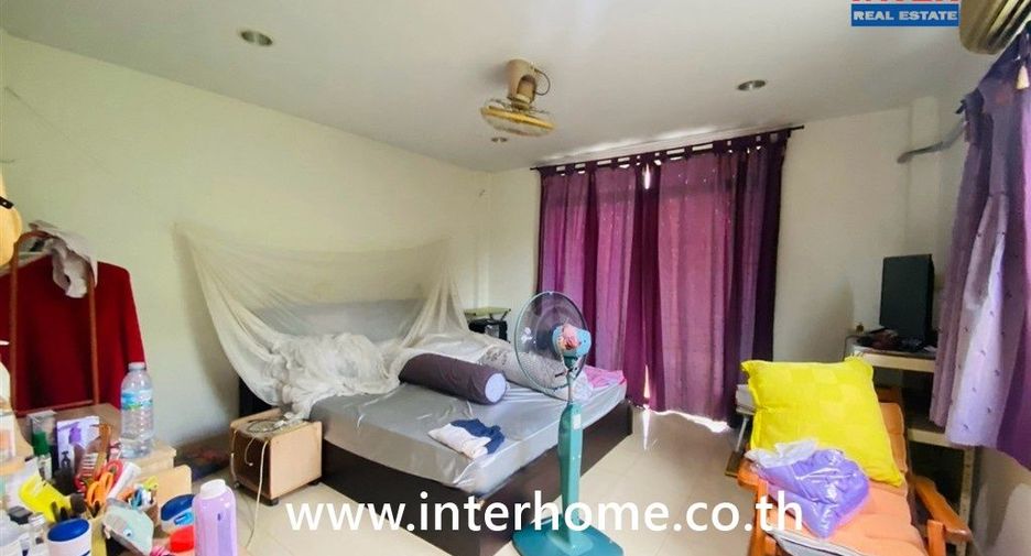 À vendre 3 chambres maison de ville à Phra Samut Chedi, Samut Prakan