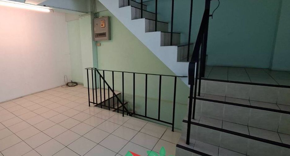 Продажа 3 спальни торговое помещение в Щанг Тхонгланг, Бангкок