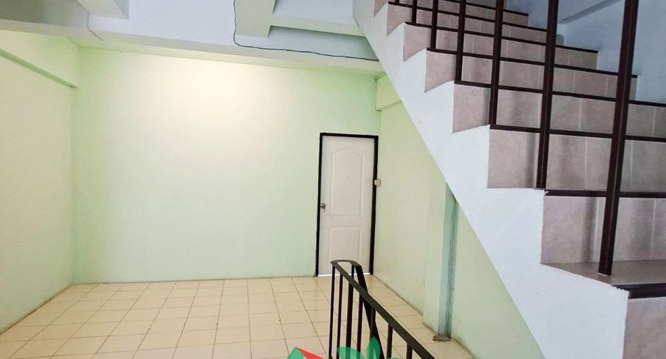 Продажа 3 спальни торговое помещение в Щанг Тхонгланг, Бангкок