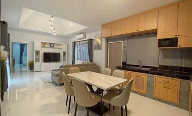 Villa en alquiler y en venta de 3 habitaciones en Bang Lamung, Chonburi