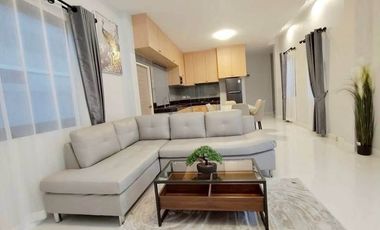 Villa en alquiler y en venta de 3 habitaciones en Bang Lamung, Chonburi