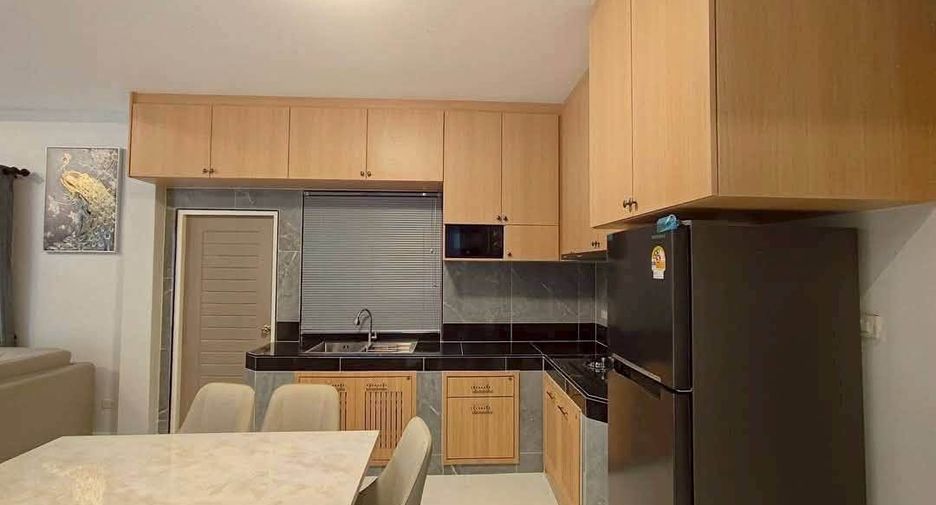 Villa en alquiler y en venta de 3 habitaciones en Bang Lamung, Chonburi