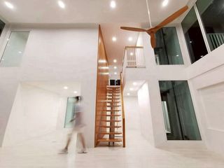 À vendre 5 chambres maison à Suan Luang, Bangkok