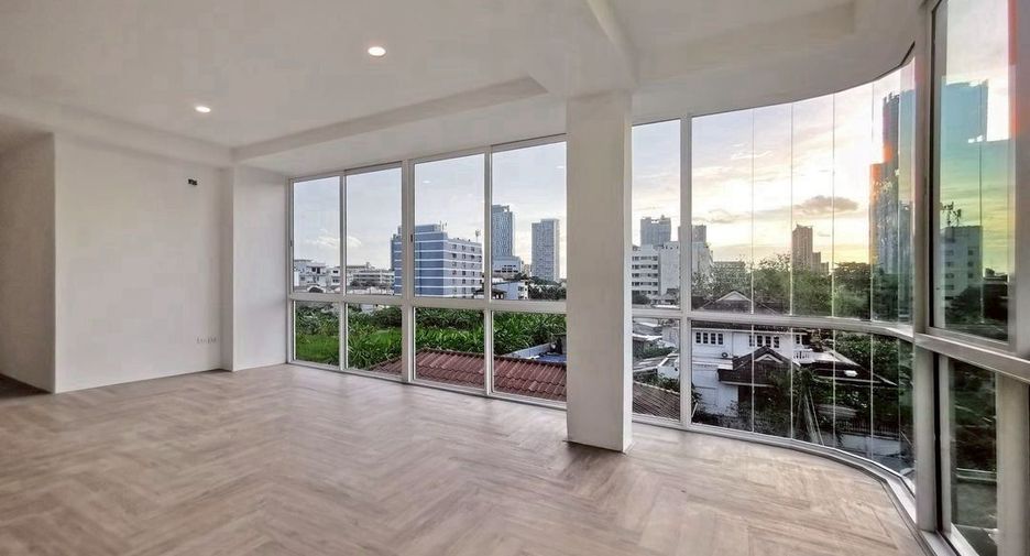 À vendre 5 chambres maison à Suan Luang, Bangkok