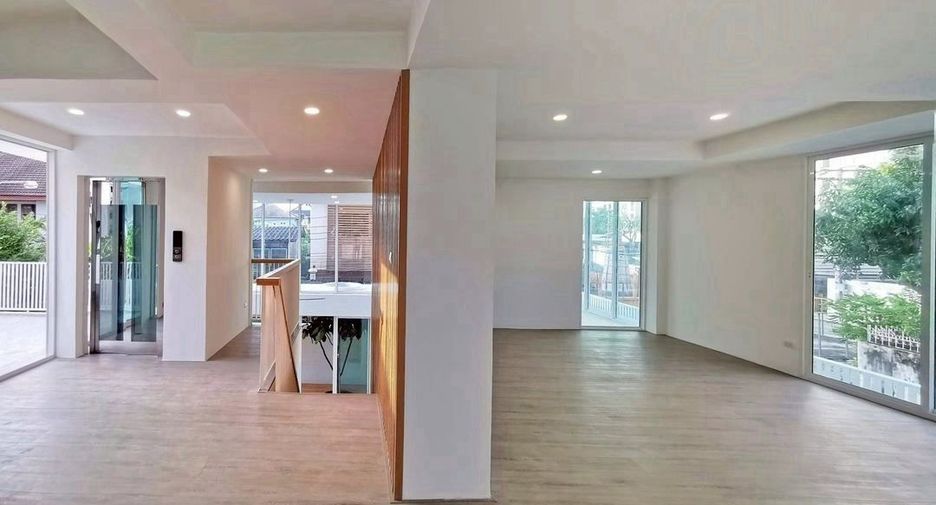 À vendre 5 chambres maison à Suan Luang, Bangkok