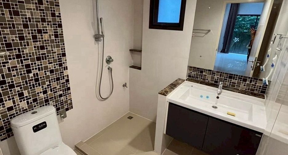 Casa en alquiler de 3 habitaciones en Bang Kapi, Bangkok