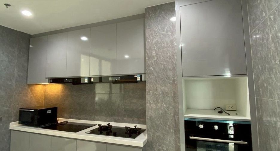 For sale 3 ベッドルーム condo in Watthana, Bangkok