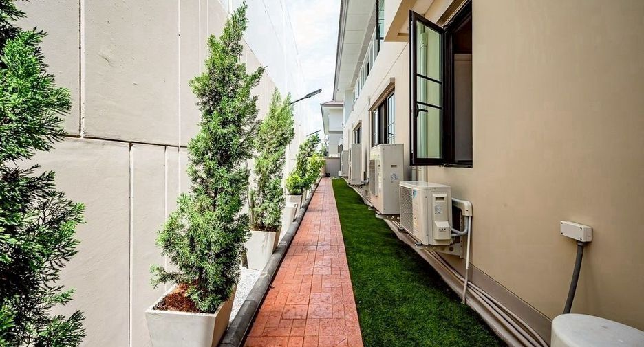 For sale 5 ベッドルーム house in Bang Khun Thian, Bangkok
