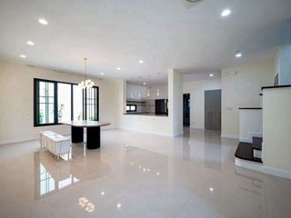 For sale 5 ベッドルーム house in Bang Khun Thian, Bangkok