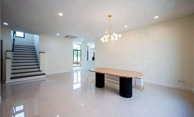 For sale 5 ベッドルーム house in Bang Khun Thian, Bangkok
