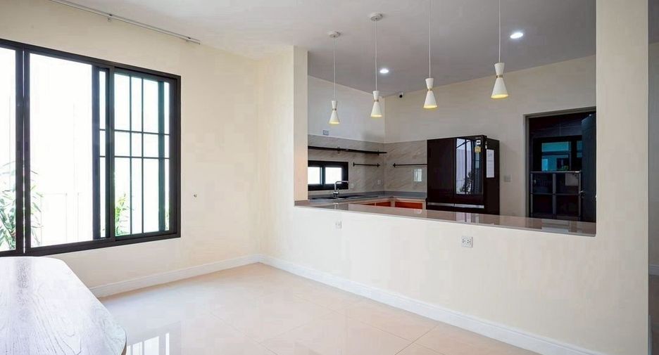 For sale 5 ベッドルーム house in Bang Khun Thian, Bangkok