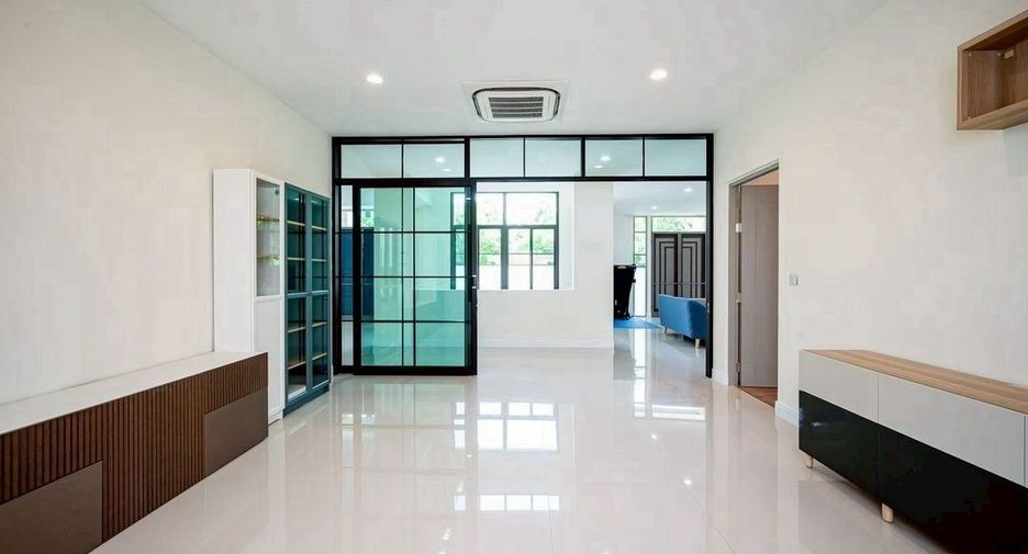 For sale 5 ベッドルーム house in Bang Khun Thian, Bangkok