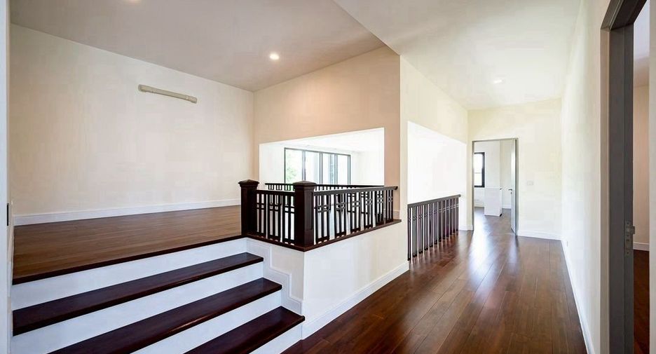 For sale 5 ベッドルーム house in Bang Khun Thian, Bangkok