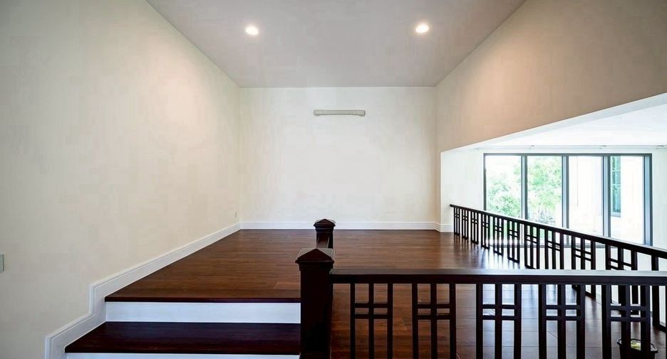 For sale 5 ベッドルーム house in Bang Khun Thian, Bangkok
