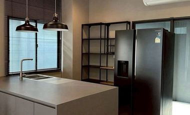 For sale 2 ベッドルーム townhouse in Saphan Sung, Bangkok