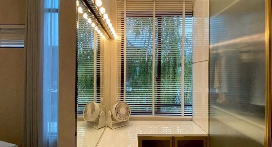 For sale 2 ベッドルーム townhouse in Saphan Sung, Bangkok