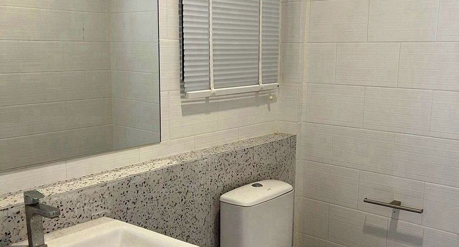 For sale 2 ベッドルーム townhouse in Saphan Sung, Bangkok