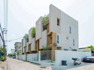 For sale 3 bedrooms townhouse in Lat Phrao, Bangkok