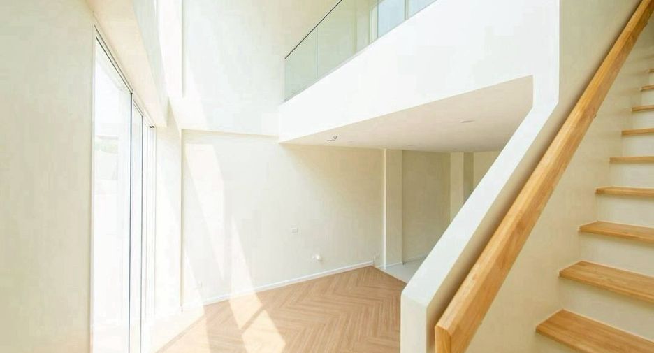 For sale 3 bedrooms townhouse in Lat Phrao, Bangkok
