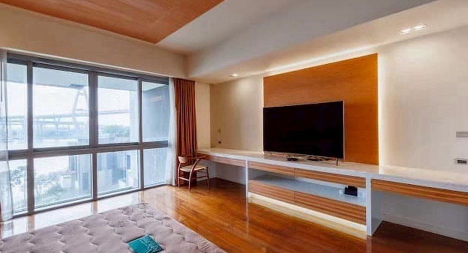 For sale 3 ベッドルーム condo in Yan Nawa, Bangkok