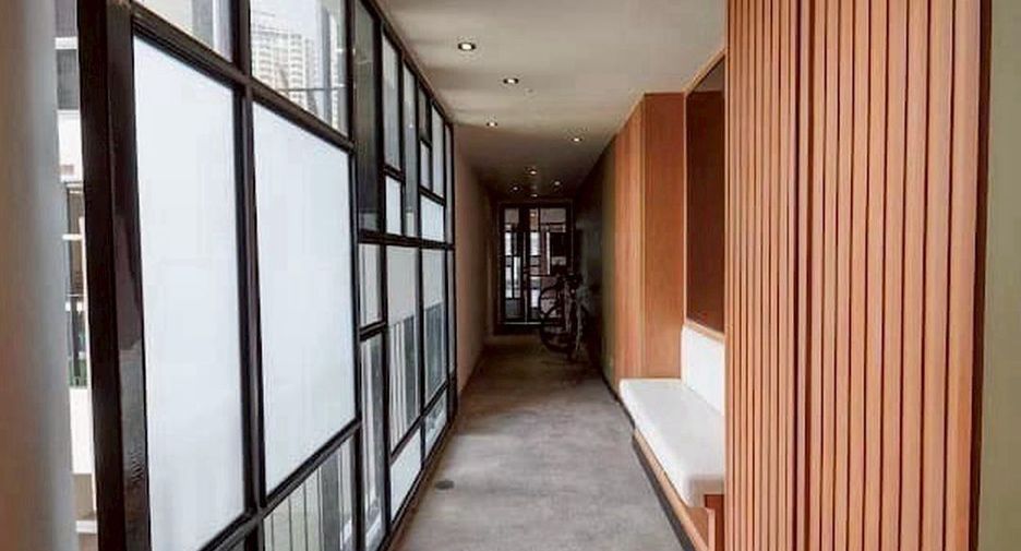 For sale 3 ベッドルーム condo in Yan Nawa, Bangkok