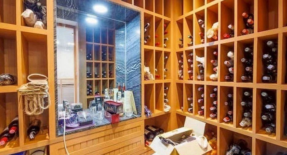 For sale 3 ベッドルーム condo in Yan Nawa, Bangkok