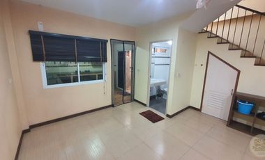 À vendre 3 chambres maison de ville à Pak Kret, Nonthaburi