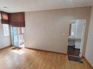 Продажа 3 спальни таунхаус в Pak Kret, Нонтабури