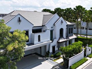 Haus zur Miete mit 5 Zimmer in Taling Chan, Bangkok