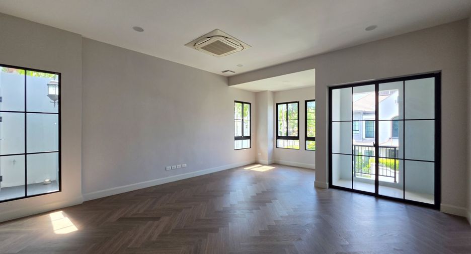 Haus zur Miete mit 5 Zimmer in Taling Chan, Bangkok
