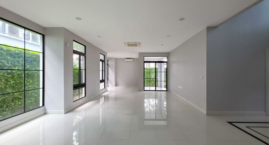 Haus zur Miete mit 5 Zimmer in Taling Chan, Bangkok