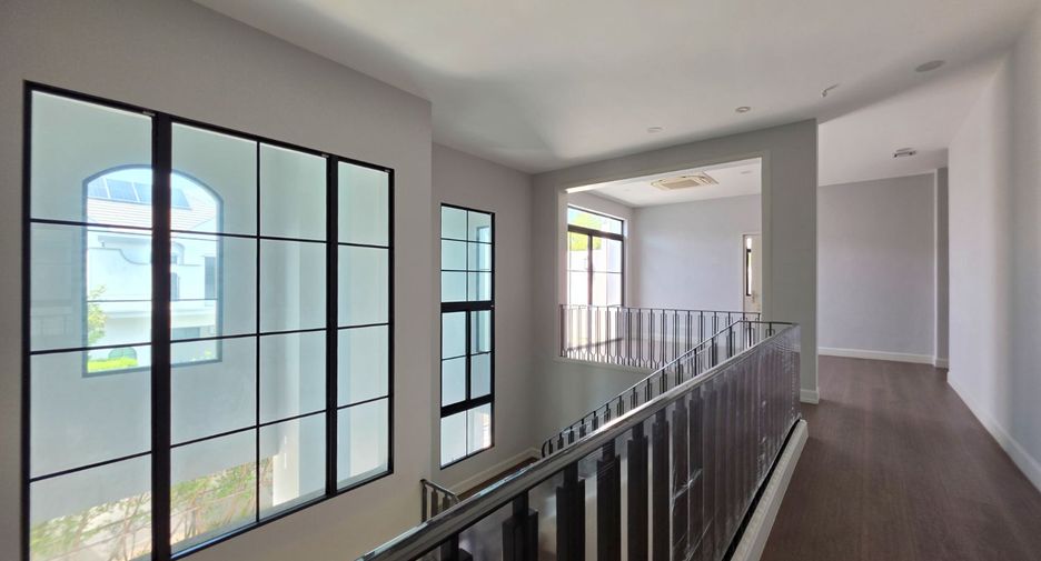 Haus zur Miete mit 5 Zimmer in Taling Chan, Bangkok
