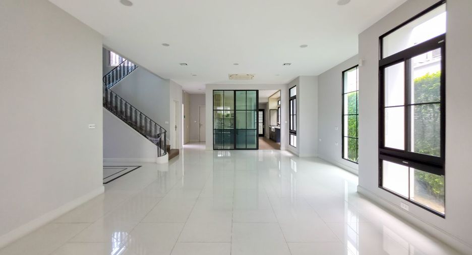 Haus zur Miete mit 5 Zimmer in Taling Chan, Bangkok